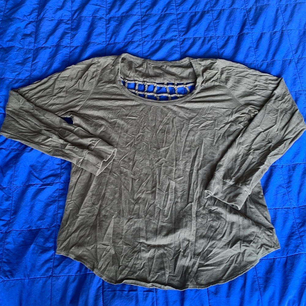 EUC (like new!) Chaser top with cool open back